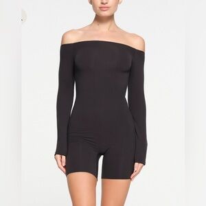 Skims PICOT OFF THE SHOULDER ONESIE
